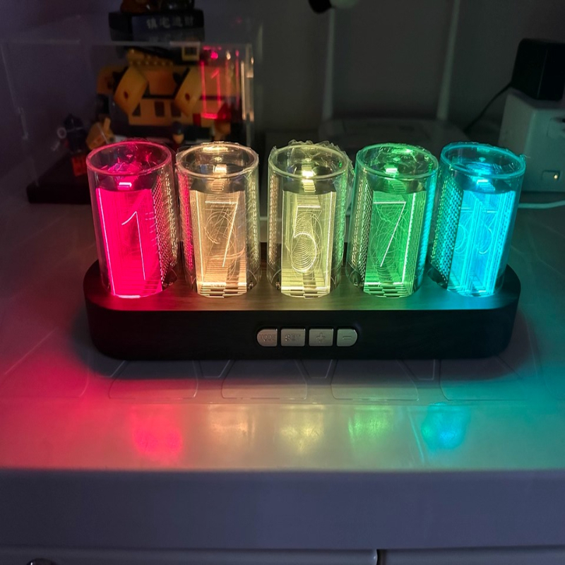 Tech Office Youtube - LED Nixie Röhrenuhr RGB Gaming Desktop